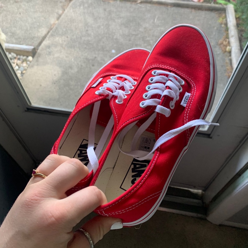 size 8.5 red vans